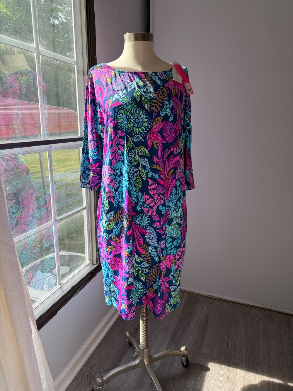 Lilly Pulitzer Navy  chilly Lilly SPF 50 Braedyn dress  Floral large